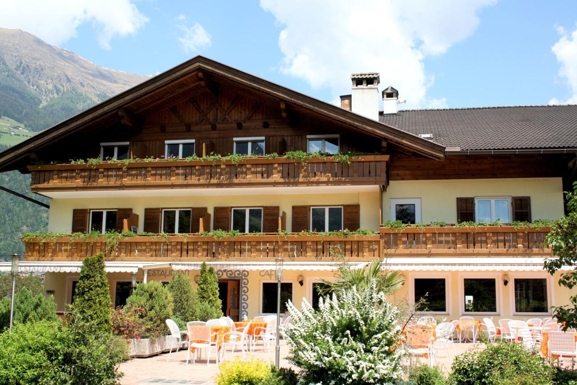 Hotel Klotz San Leonardo in Passiria Exterior foto